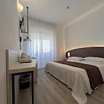 피콜로 호텔