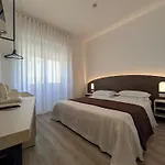 ホテル ピッコロ 3*