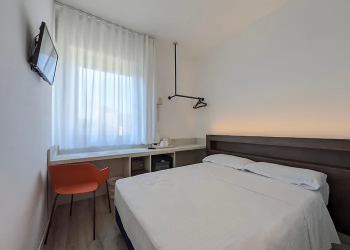 Piccolo 3* ורונה