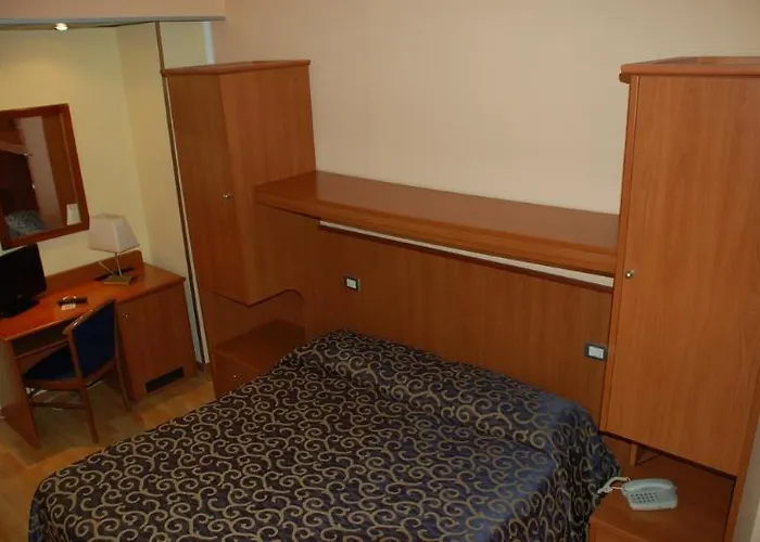 Piccolo 3* ורונה