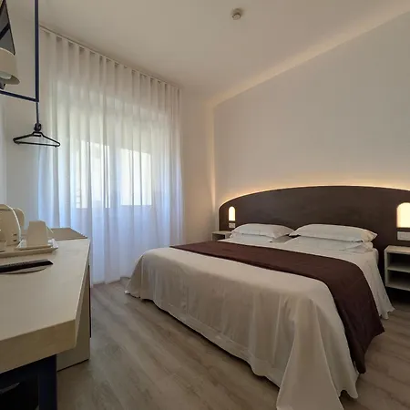 Hotell Piccolo 3*