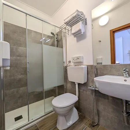 ピッコロ ホテル 3*