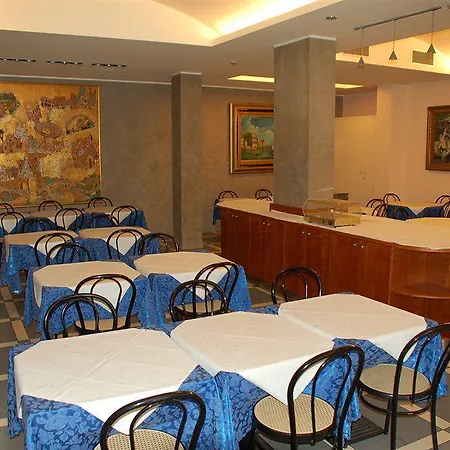 ホテル ピッコロ 3*